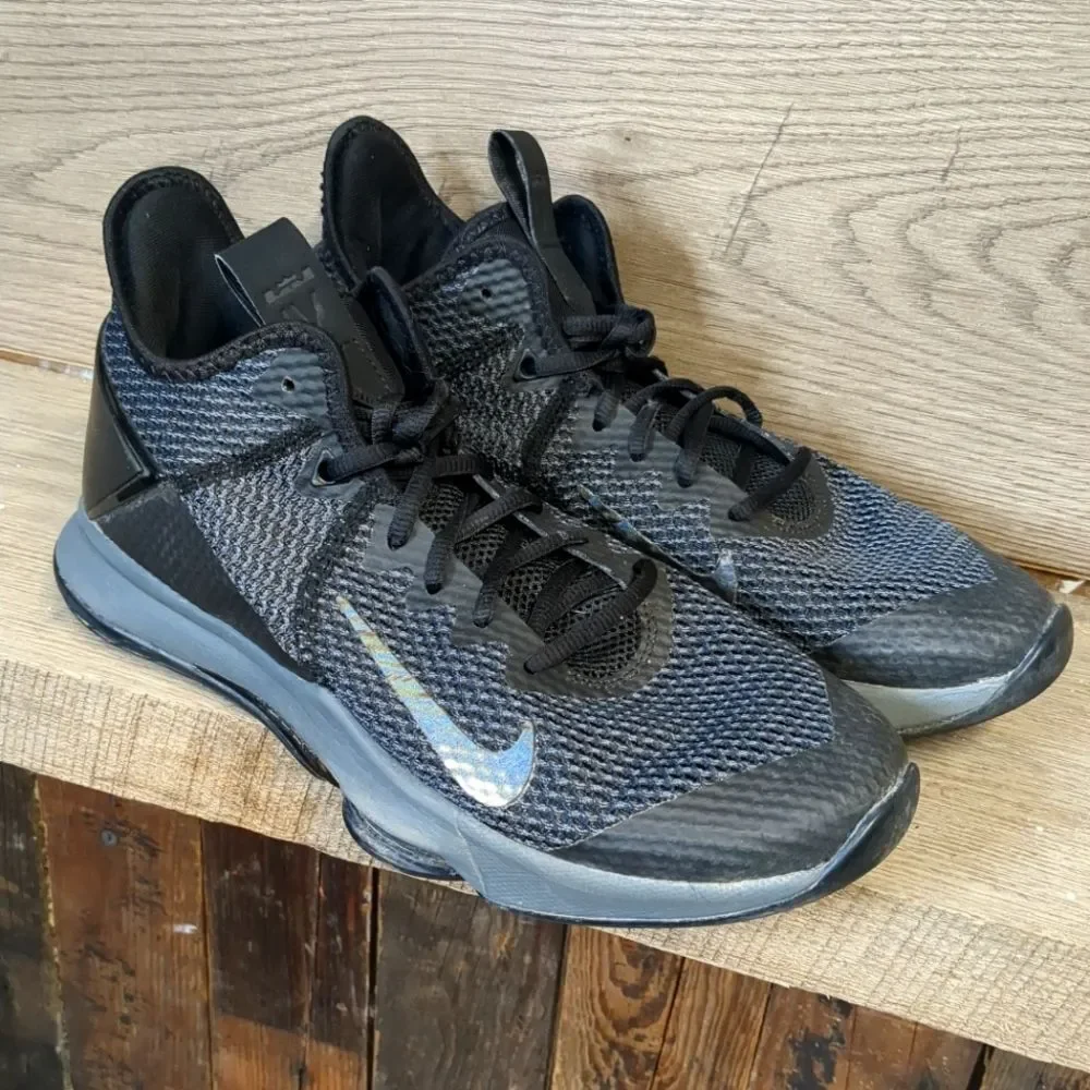 Nike LeBron Witness Athletic Tennis Shoes Men's Size 8